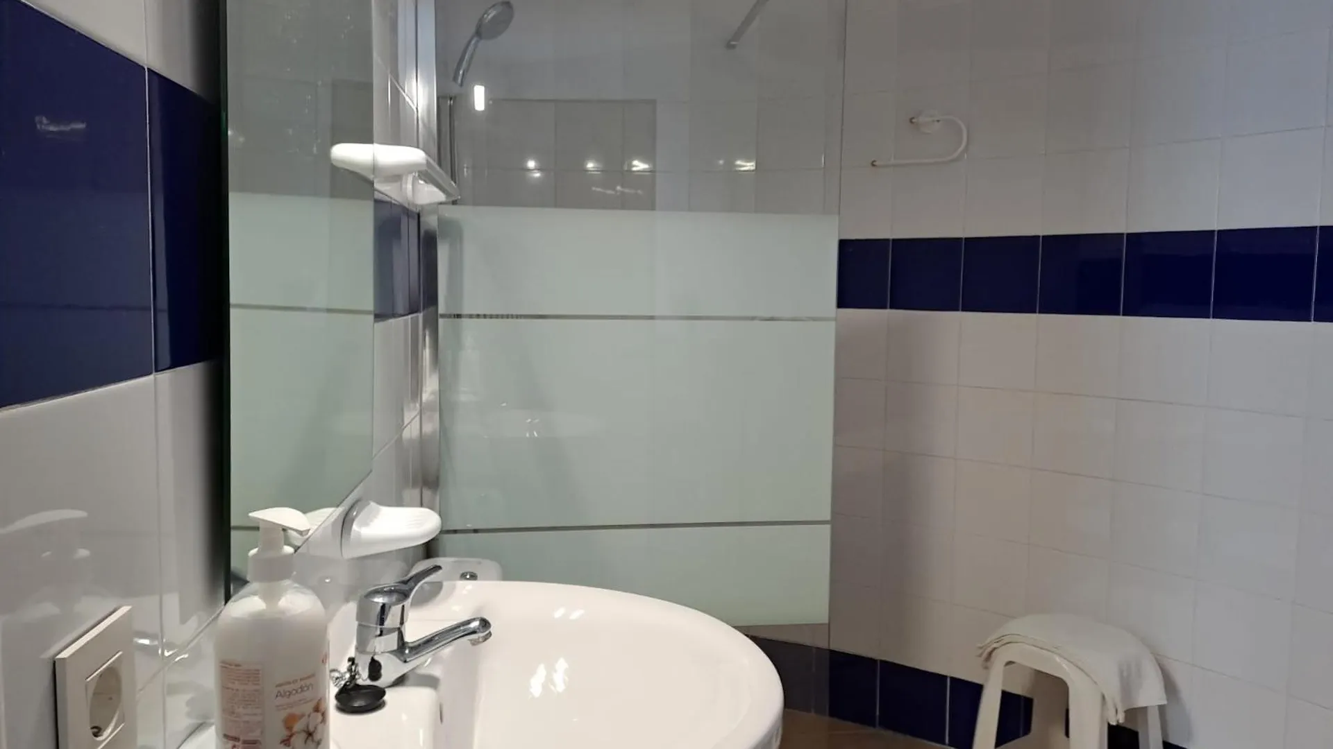 Alojamiento Ardales Apartment Frailes Homestay